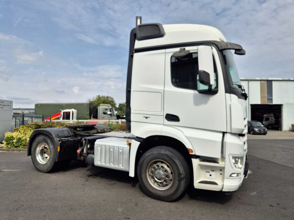 Mercedes-Benz Arocs 1845 LS 4x4 HAD Retarder Hydraulik Navi Mercedes-Benz Arocs 1845 LS 4x4 HAD Retarder Hydraulik Navi - Cap tractor: Foto 3 Mercedes-Benz Arocs 1845 LS 4x4 HAD Retarder Hydraulik Navi Mercedes-Benz Arocs 1845 LS 4x4 HAD Retarder Hydraulik Navi - Cap tractor: Foto 3