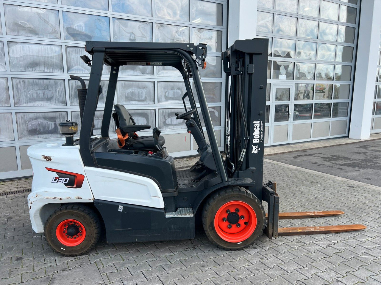 Doosan D30NXS / nur 482h! / 12.2023 / SS - Electrostivuitor: Foto 3 Doosan D30NXS / nur 482h! / 12.2023 / SS - Electrostivuitor: Foto 3