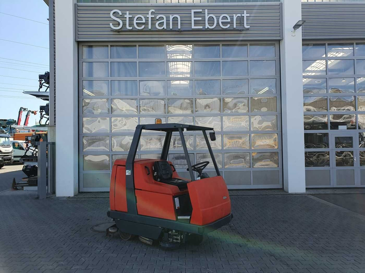 Hakomatic B 1100 / nur 704h! / 2006 - Mașină de spălat pardoseli: Foto 1 Hakomatic B 1100 / nur 704h! / 2006 - Mașină de spălat pardoseli: Foto 1