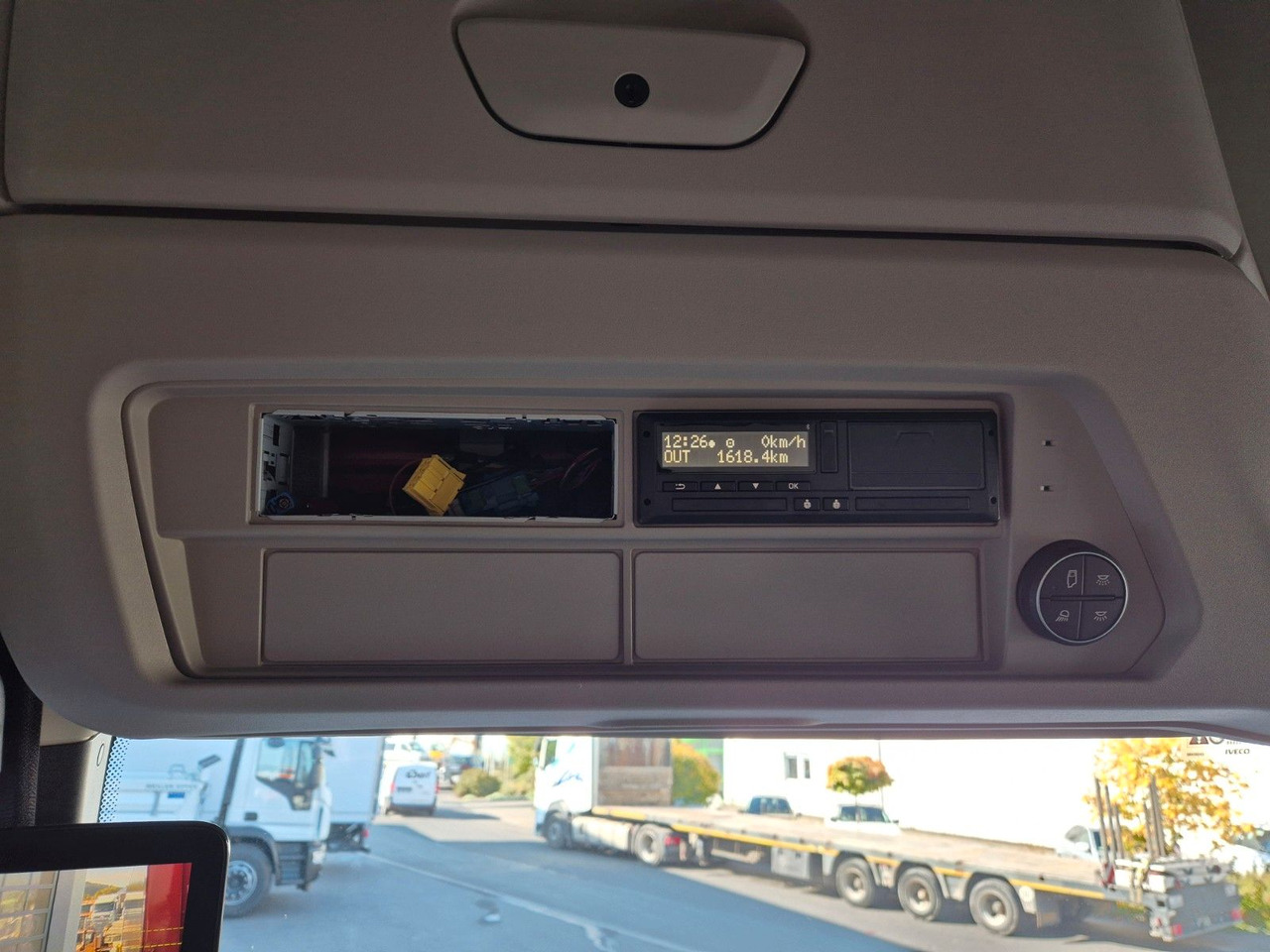 Camion pentru transportul băuturilor Iveco AS260S50Y/FS Schwenkwand LBW 2xAHK CAM Intarder: Foto 30