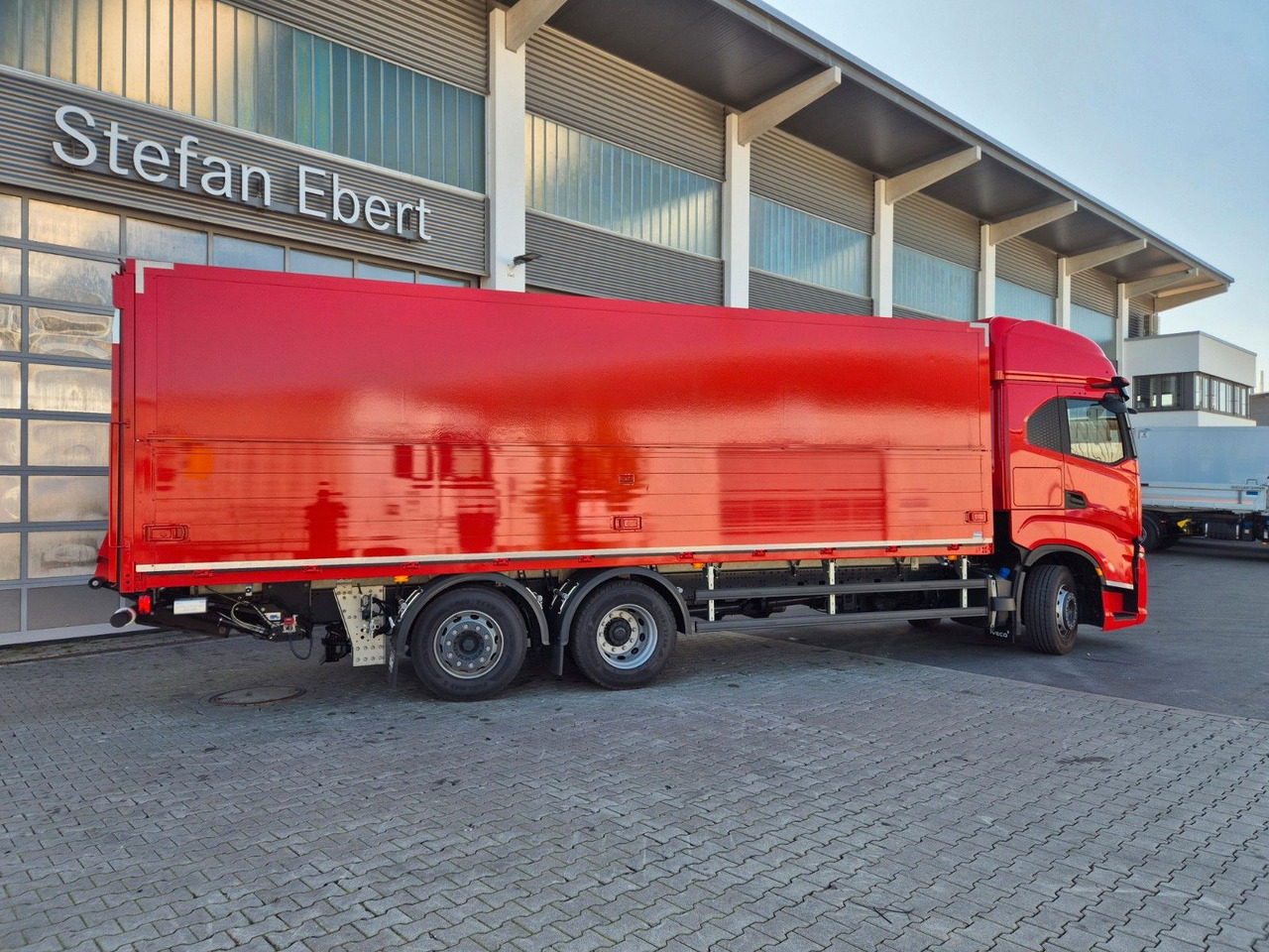 Camion pentru transportul băuturilor Iveco AS260S50Y/FS Schwenkwand LBW 2xAHK CAM Intarder: Foto 34