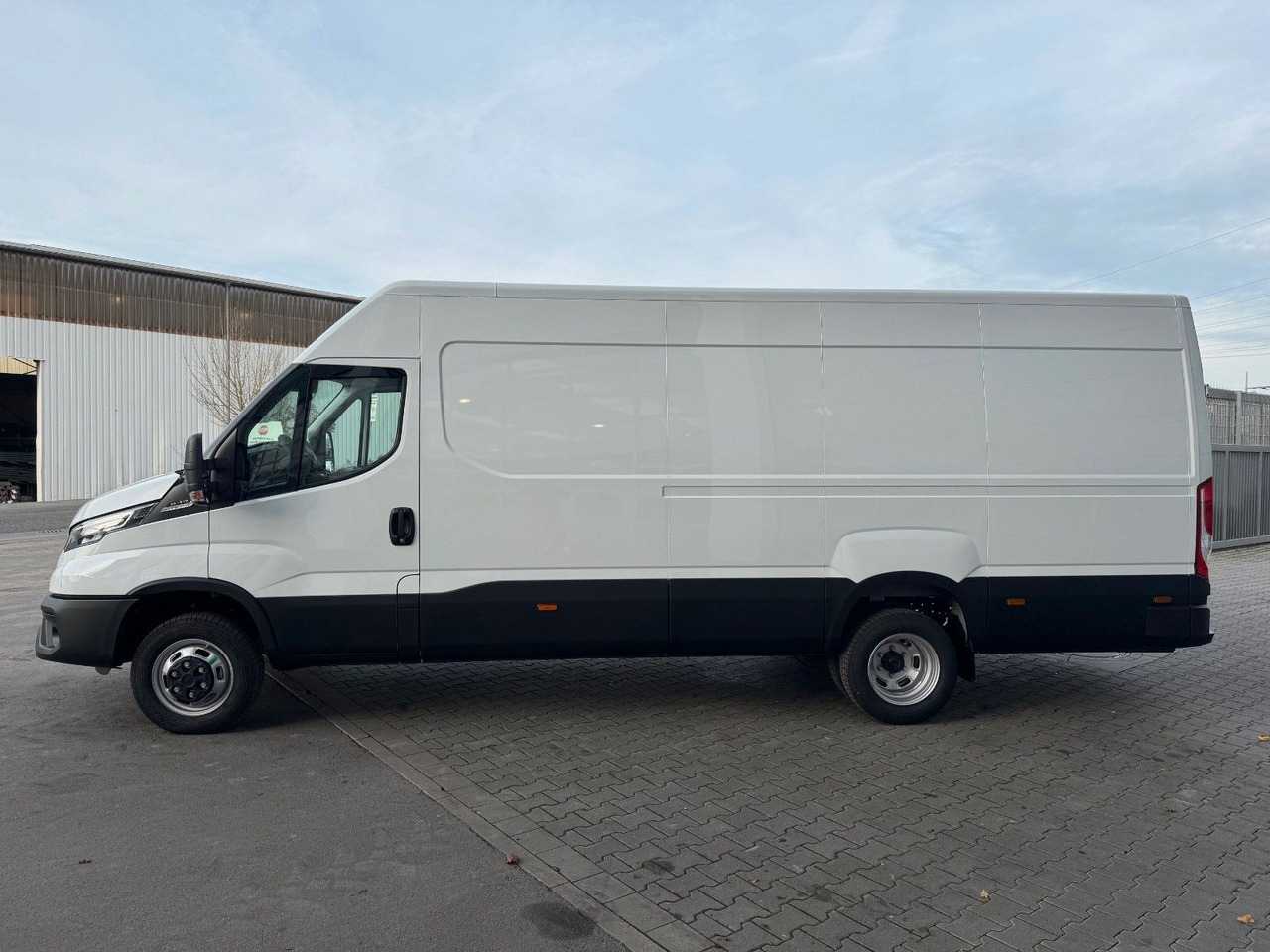 Dubă Iveco Daily 35C21 HA8 *R4.100mm*AHK*LED*Automatik*: Foto 10 Dubă Iveco Daily 35C21 HA8 *R4.100mm*AHK*LED*Automatik*: Foto 10