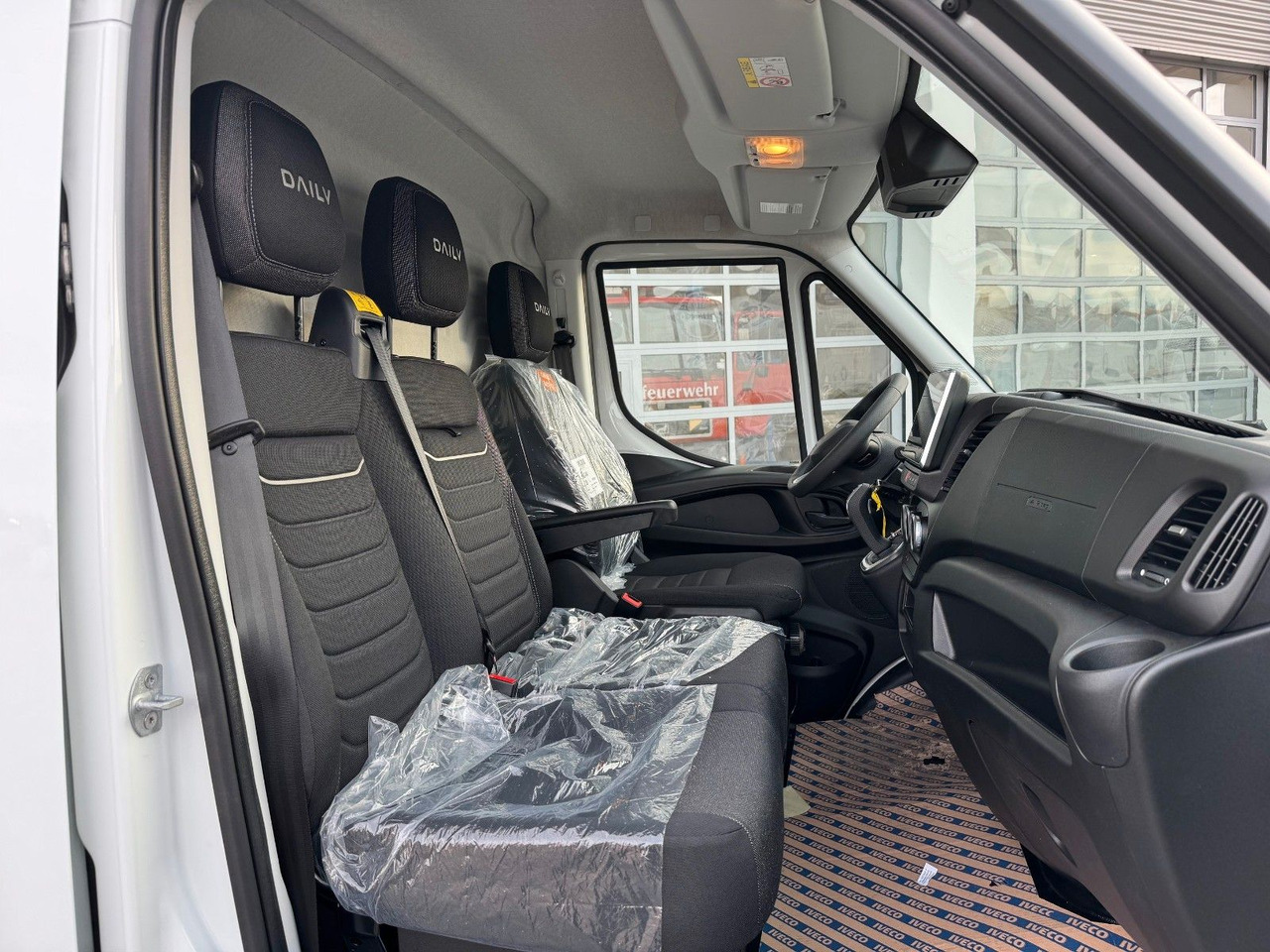 Dubă Iveco Daily 35C21 HA8 *R4.100mm*AHK*LED*Automatik*: Foto 22 Dubă Iveco Daily 35C21 HA8 *R4.100mm*AHK*LED*Automatik*: Foto 22