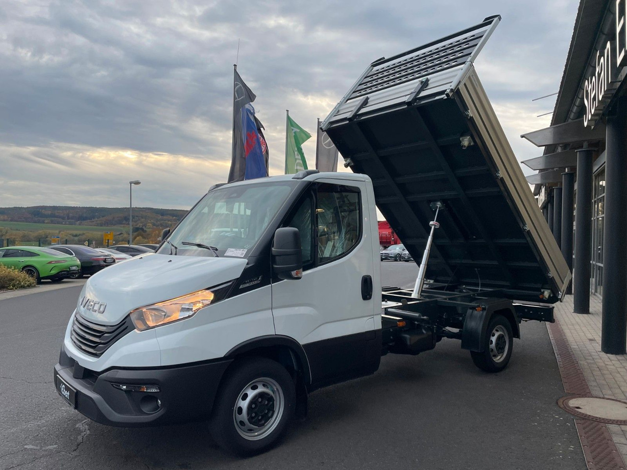 Iveco Daily 35S14 A8*R3.450mm*Automatik*Kamera*2Sitze* - Autoutilitară basculantă: Foto 3 Iveco Daily 35S14 A8*R3.450mm*Automatik*Kamera*2Sitze* - Autoutilitară basculantă: Foto 3