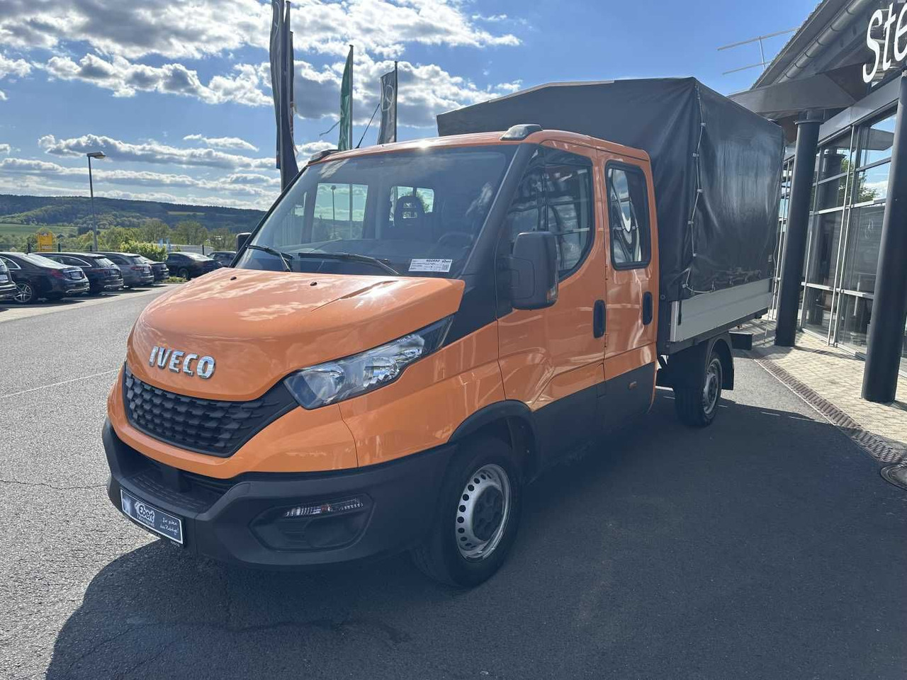 Iveco Daily 35S14 Pritsche+Plane *AHK*Ladekran*7-Sitze - Autoutilitară cu prelată: Foto 3 Iveco Daily 35S14 Pritsche+Plane *AHK*Ladekran*7-Sitze - Autoutilitară cu prelată: Foto 3