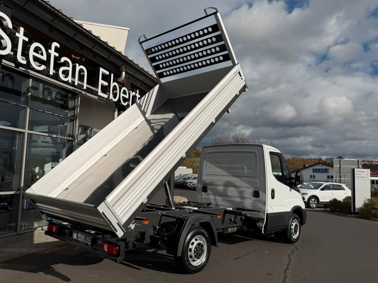 Iveco Daily 35S16 A8 *R3.450mm*Automatik*Klima* 3x - Autoutilitară basculantă: Foto 3 Iveco Daily 35S16 A8 *R3.450mm*Automatik*Klima* 3x - Autoutilitară basculantă: Foto 3