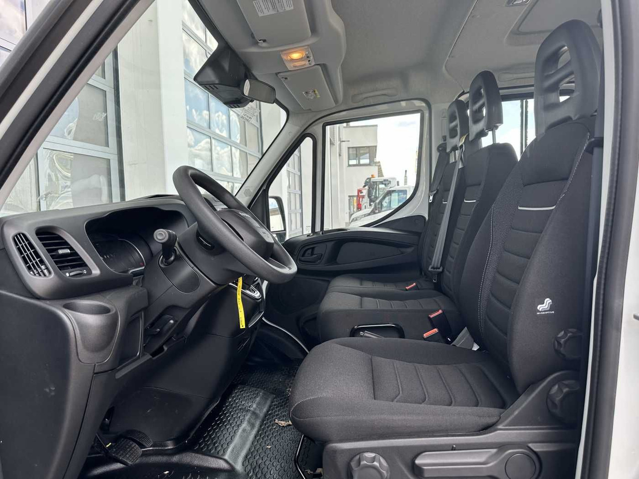 Autoutilitară cu platformă Iveco Daily 35S16 H 3.0L *R3.750mm*AHK*Automatik* 2x: Foto 8 Autoutilitară cu platformă Iveco Daily 35S16 H 3.0L *R3.750mm*AHK*Automatik* 2x: Foto 8