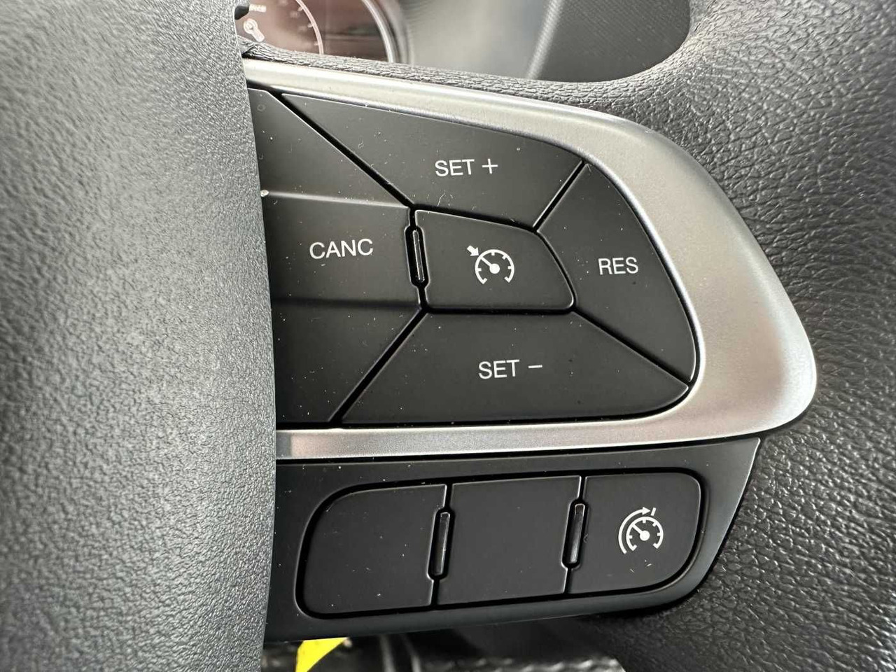 Autoutilitară cu platformă Iveco Daily 35S16 H 3.0L *R3.750mm*AHK*Automatik* 2x: Foto 10 Autoutilitară cu platformă Iveco Daily 35S16 H 3.0L *R3.750mm*AHK*Automatik* 2x: Foto 10