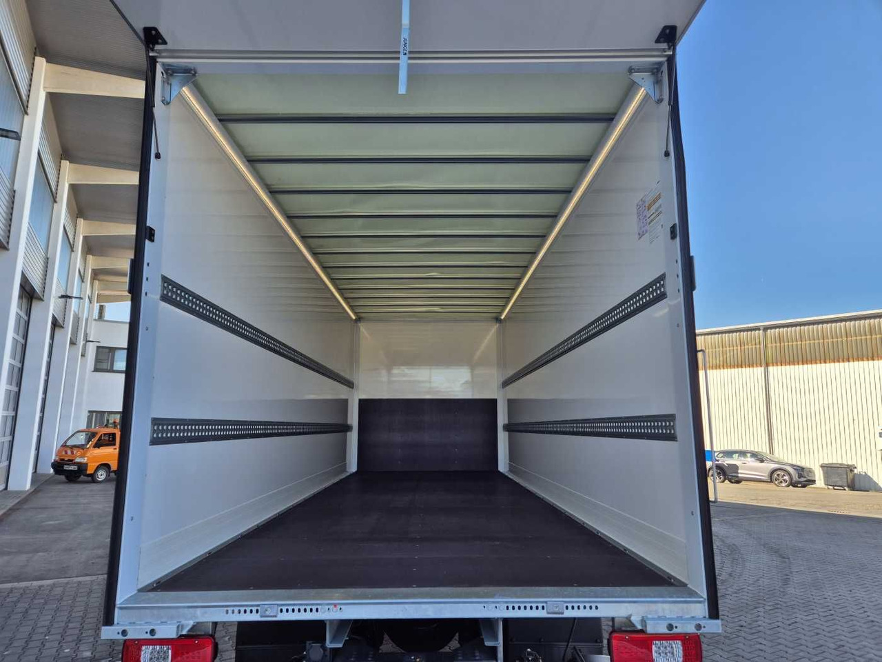 Camion furgon Iveco S-Way AD190S40/P Junge AHK LBW 2.000kg: Foto 11 Camion furgon Iveco S-Way AD190S40/P Junge AHK LBW 2.000kg: Foto 11