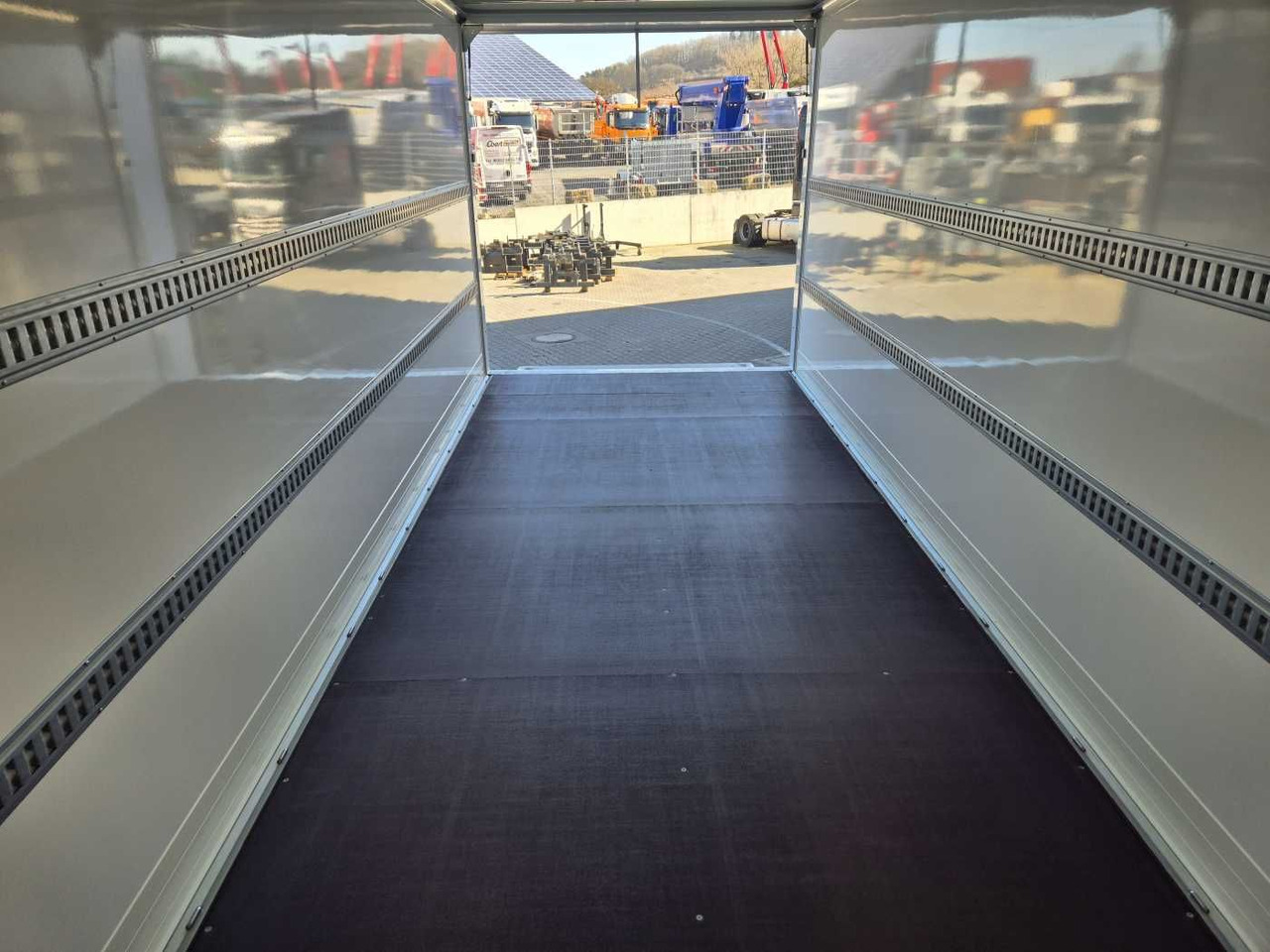 Camion furgon Iveco S-Way AD190S40/P Junge AHK LBW 2.000kg: Foto 12 Camion furgon Iveco S-Way AD190S40/P Junge AHK LBW 2.000kg: Foto 12