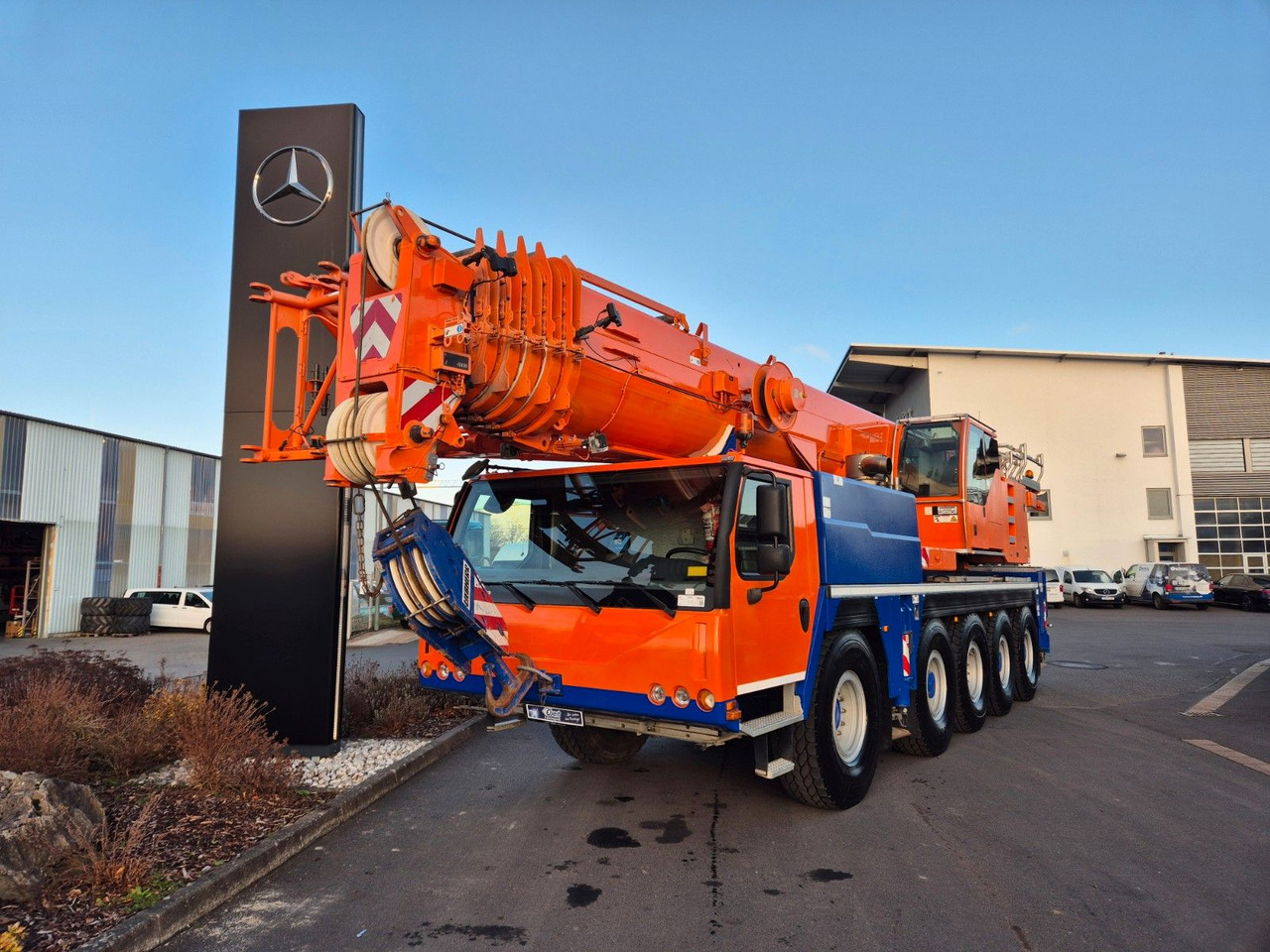Liebherr LTM 1100-5.2 10x6 13.150h Klappspitze - Camion cu macara: Foto 3 Liebherr LTM 1100-5.2 10x6 13.150h Klappspitze - Camion cu macara: Foto 3