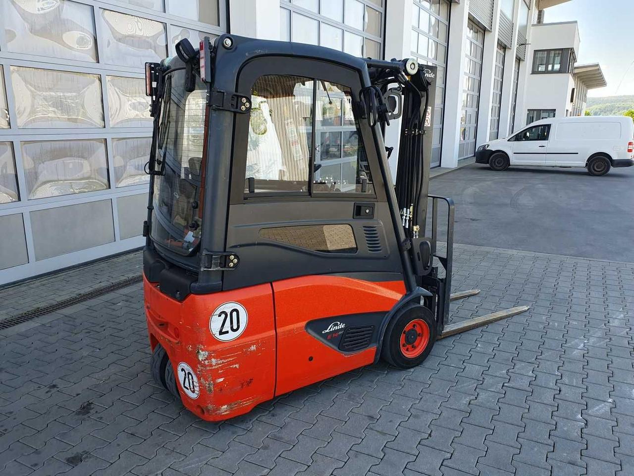 Linde E14 - 01 / Triplex: 4.10m! / SS / nur 2.899h! - Electrostivuitor: Foto 3 Linde E14 - 01 / Triplex: 4.10m! / SS / nur 2.899h! - Electrostivuitor: Foto 3