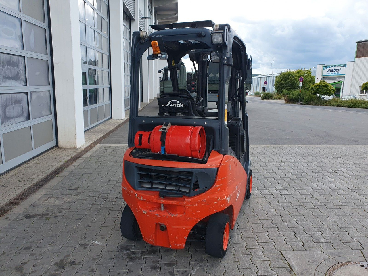 Linde H16 T-01 / 4,6m / nur: 3.260h / Gas / SS - Motostivuitor: Foto 4 Linde H16 T-01 / 4,6m / nur: 3.260h / Gas / SS - Motostivuitor: Foto 4