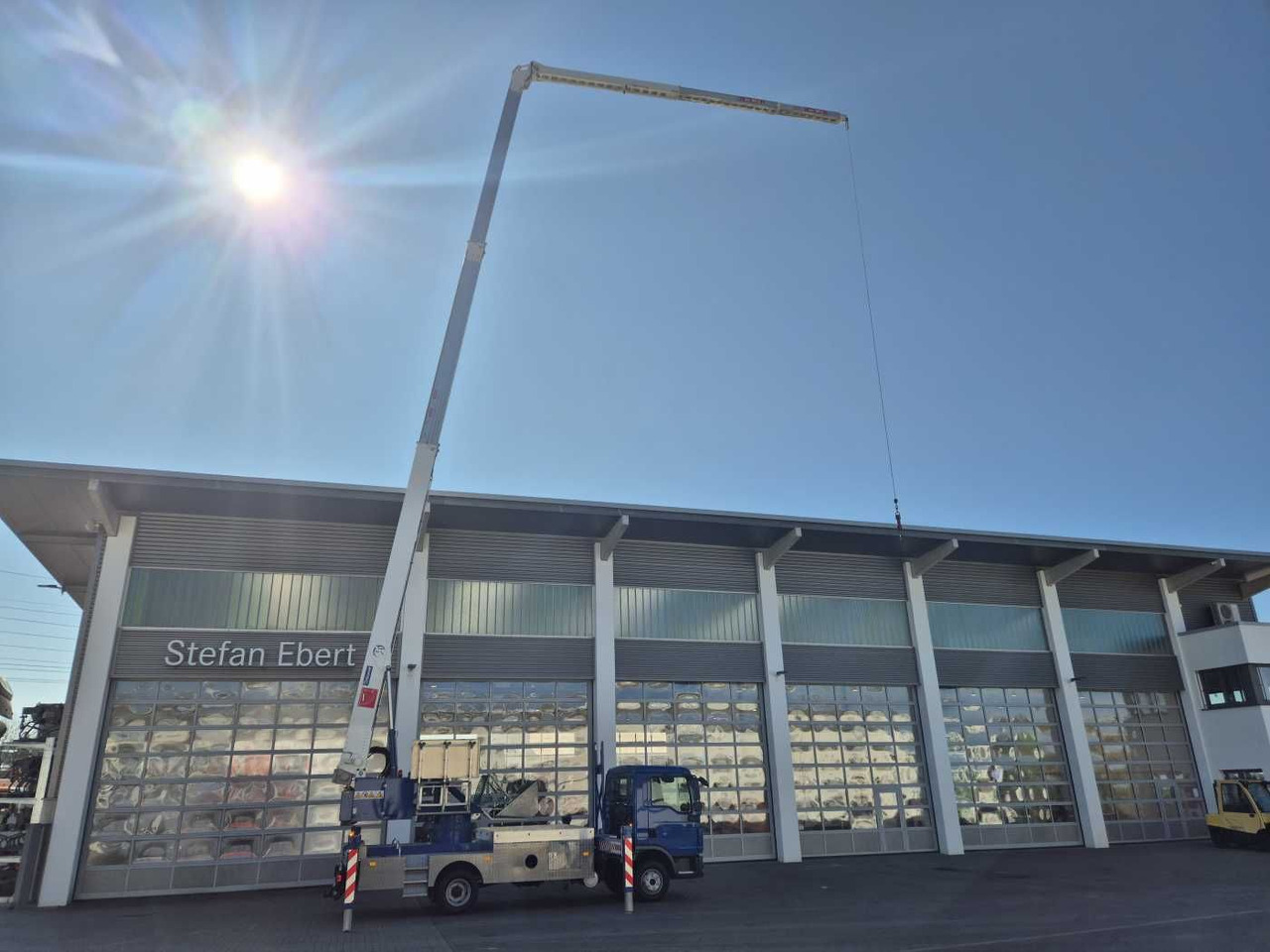 MAN TGL 8.150 Dachdeckerkran Klaas K25-30 TSP Funk - Camion cu macara: Foto 1 MAN TGL 8.150 Dachdeckerkran Klaas K25-30 TSP Funk - Camion cu macara: Foto 1