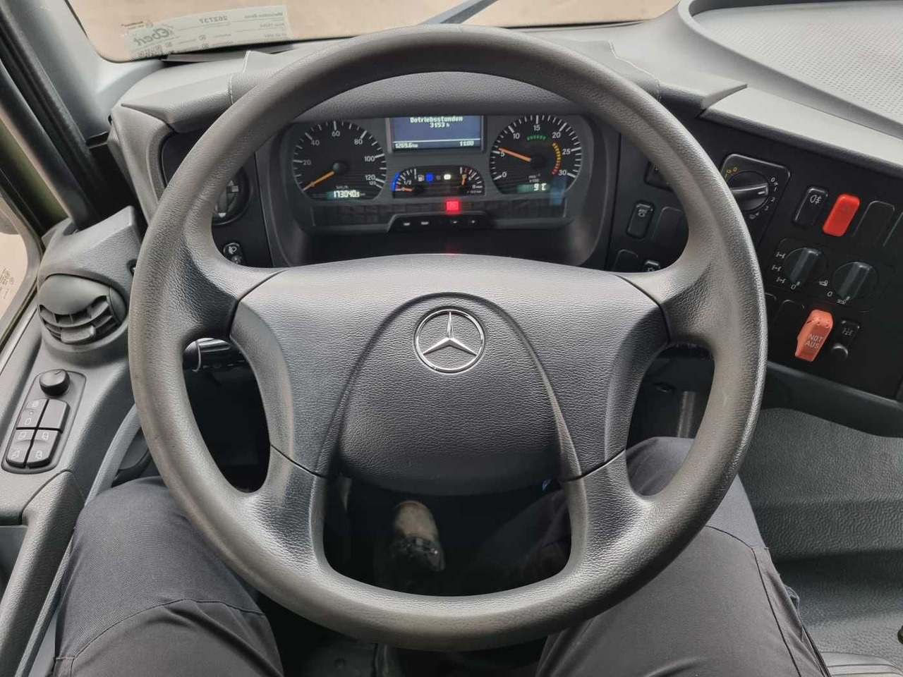 Mercedes-Benz Axor 1829 A 4x4 Pritsche/Plane 10 Stück în leasing Mercedes-Benz Axor 1829 A 4x4 Pritsche/Plane 10 Stück: Foto 13 Mercedes-Benz Axor 1829 A 4x4 Pritsche/Plane 10 Stück în leasing Mercedes-Benz Axor 1829 A 4x4 Pritsche/Plane 10 Stück: Foto 13