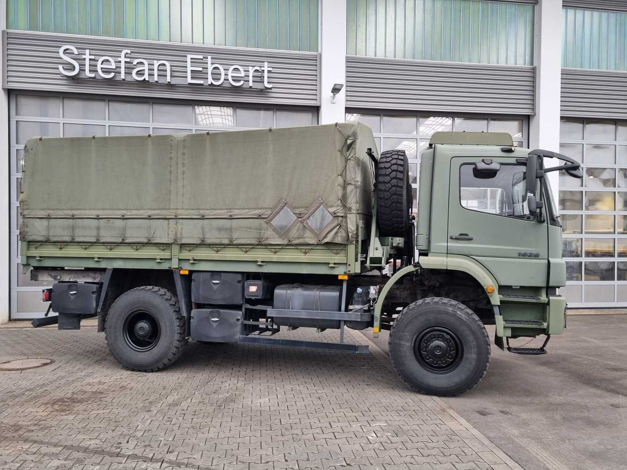 Mercedes-Benz Axor 1829 A 4x4 Pritsche/Plane 10 Stück în leasing Mercedes-Benz Axor 1829 A 4x4 Pritsche/Plane 10 Stück: Foto 7 Mercedes-Benz Axor 1829 A 4x4 Pritsche/Plane 10 Stück în leasing Mercedes-Benz Axor 1829 A 4x4 Pritsche/Plane 10 Stück: Foto 7