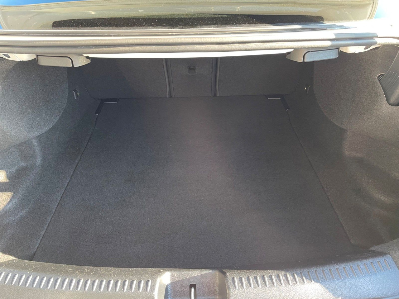 Mercedes-Benz CLA 35 AMG Aero+TotW+R-Kamera+Ambiente - Coupe: Foto 5 Mercedes-Benz CLA 35 AMG Aero+TotW+R-Kamera+Ambiente - Coupe: Foto 5