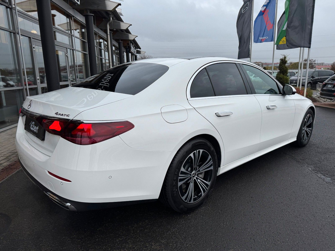 Mercedes-Benz E 450 4M Avantgarde+Pano+DistrPro+Digital+360 - Berlină/ Sedan: Foto 5 Mercedes-Benz E 450 4M Avantgarde+Pano+DistrPro+Digital+360 - Berlină/ Sedan: Foto 5