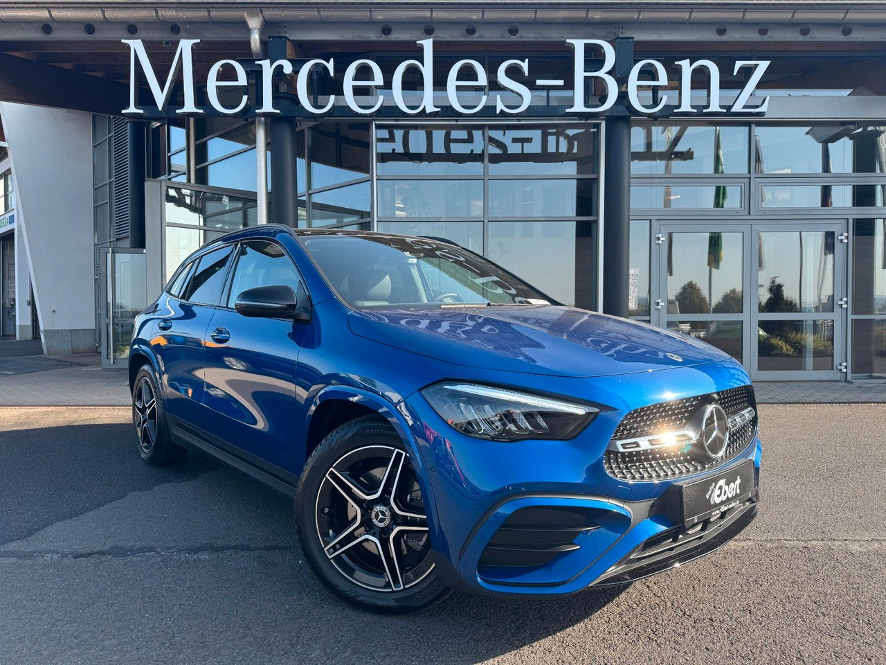 Mercedes-Benz GLA 200 AMG+PANO+DistrPlus+RFK+Night - SUV: Foto 1 Mercedes-Benz GLA 200 AMG+PANO+DistrPlus+RFK+Night - SUV: Foto 1