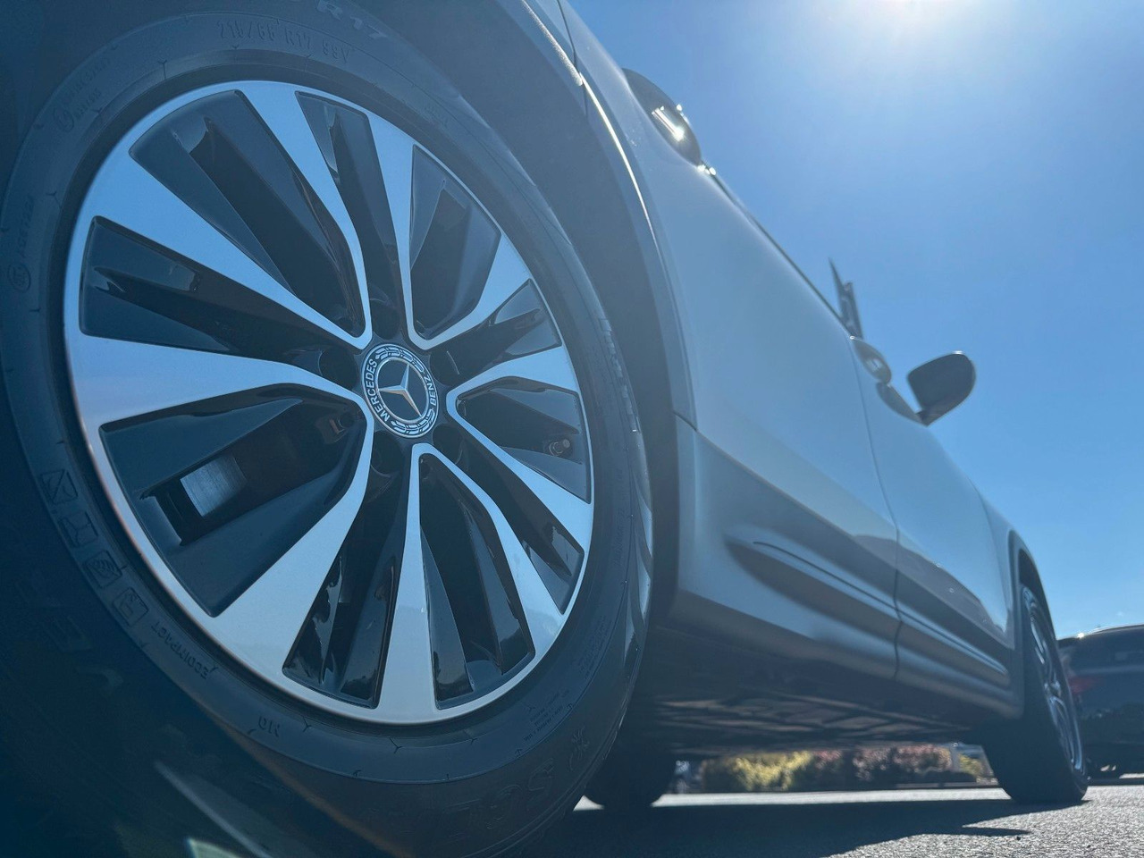 Mercedes-Benz GLB 180 Style+Distronic+RKamera+Vollleder - SUV: Foto 5 Mercedes-Benz GLB 180 Style+Distronic+RKamera+Vollleder - SUV: Foto 5