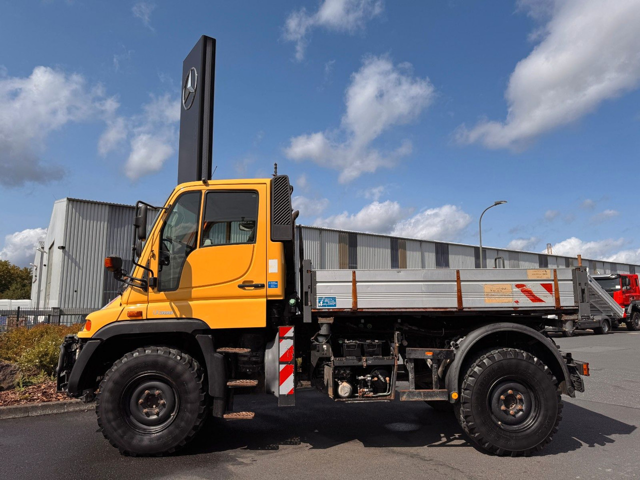 Mercedes-Benz Unimog U300 4x4 Vario-Pilot - Autoutilitară cu platformă: Foto 4 Mercedes-Benz Unimog U300 4x4 Vario-Pilot - Autoutilitară cu platformă: Foto 4