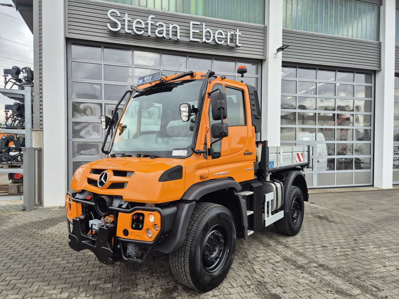 Mercedes-Benz Unimog U423 4x4 Hydrostat Zapfwelle - Camion basculantă: Foto 2 Mercedes-Benz Unimog U423 4x4 Hydrostat Zapfwelle - Camion basculantă: Foto 2