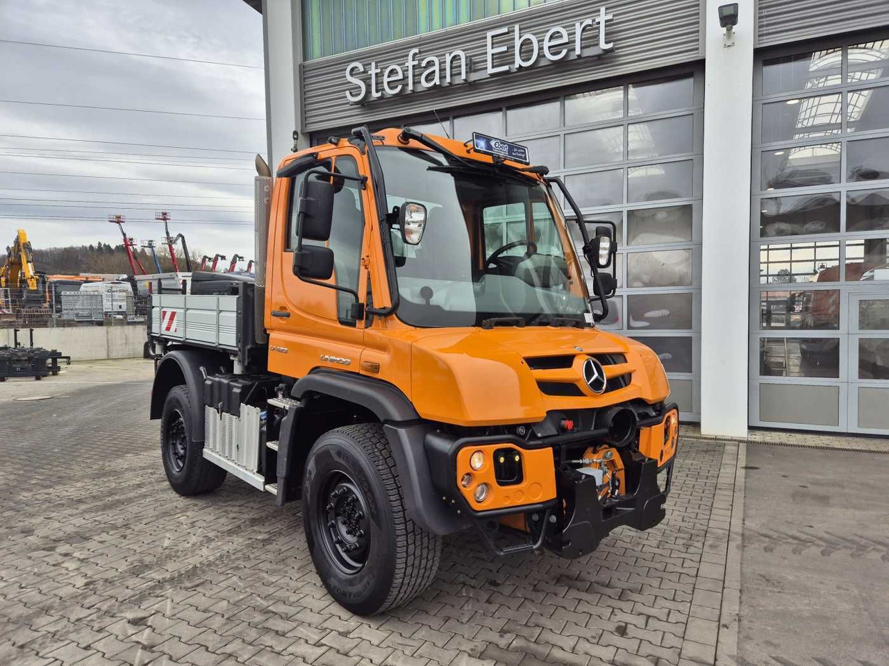 Mercedes-Benz Unimog U423 4x4 Hydrostat Zapfwelle - Camion basculantă: Foto 3 Mercedes-Benz Unimog U423 4x4 Hydrostat Zapfwelle - Camion basculantă: Foto 3