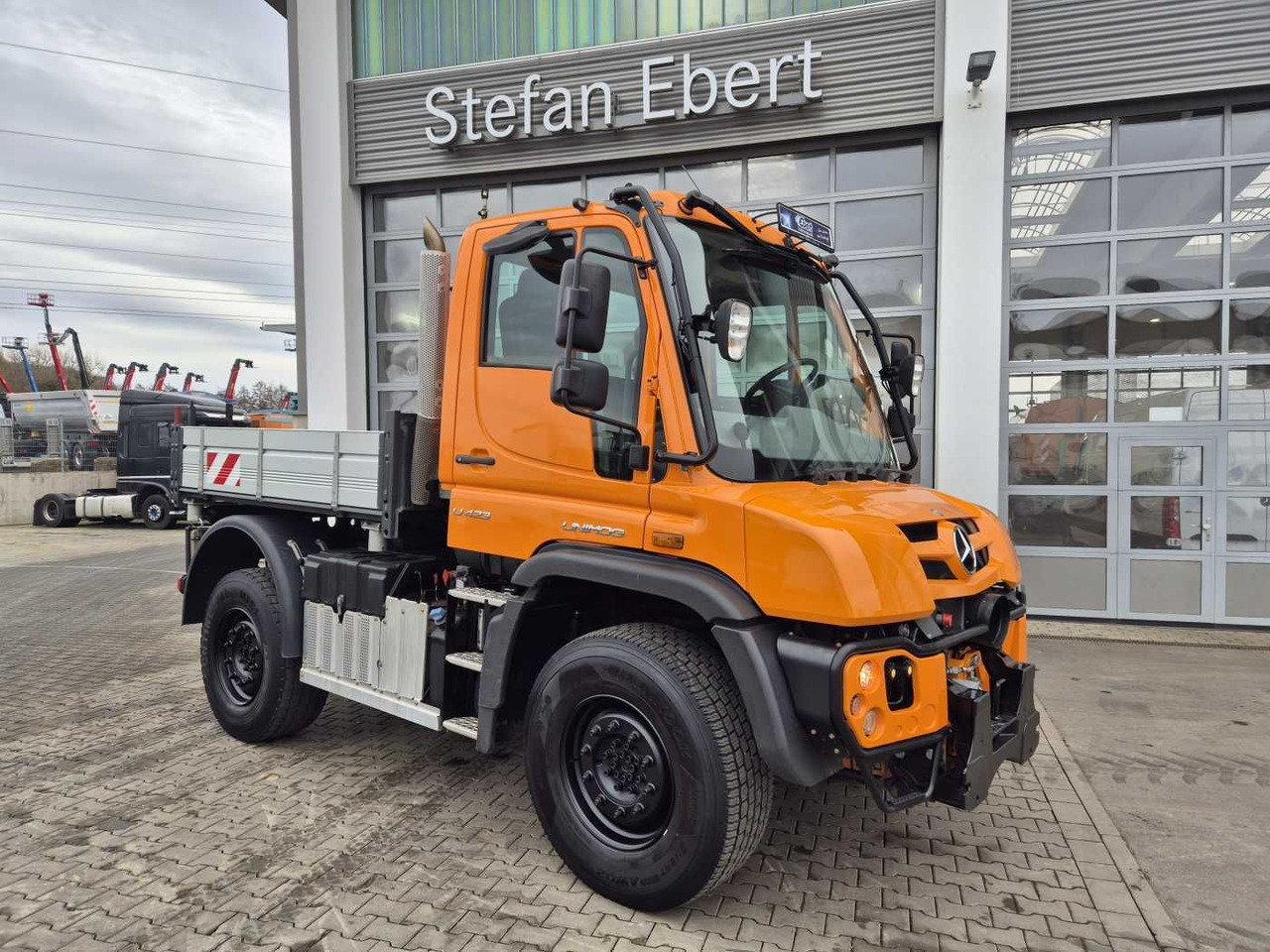 Mercedes-Benz Unimog U423 4x4 Hydrostat Zapfwelle - Camion basculantă: Foto 5 Mercedes-Benz Unimog U423 4x4 Hydrostat Zapfwelle - Camion basculantă: Foto 5