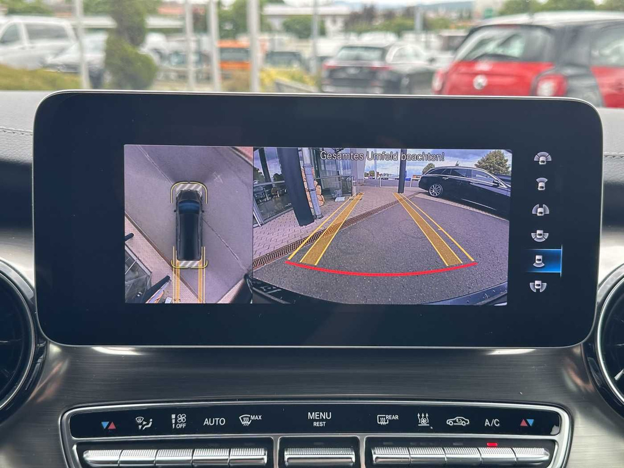 Mașină break Mercedes-Benz V 300 d 4MATIC EXCLUSIVE AMG Panorama DISTRONIC: Foto 15 Mașină break Mercedes-Benz V 300 d 4MATIC EXCLUSIVE AMG Panorama DISTRONIC: Foto 15