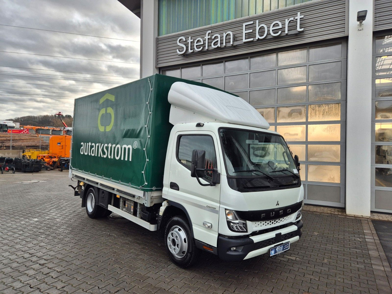 Mitsubishi Canter 7C15 LBW Klima Navi Kamera AHK - Autoutilitară cu prelată: Foto 2 Mitsubishi Canter 7C15 LBW Klima Navi Kamera AHK - Autoutilitară cu prelată: Foto 2