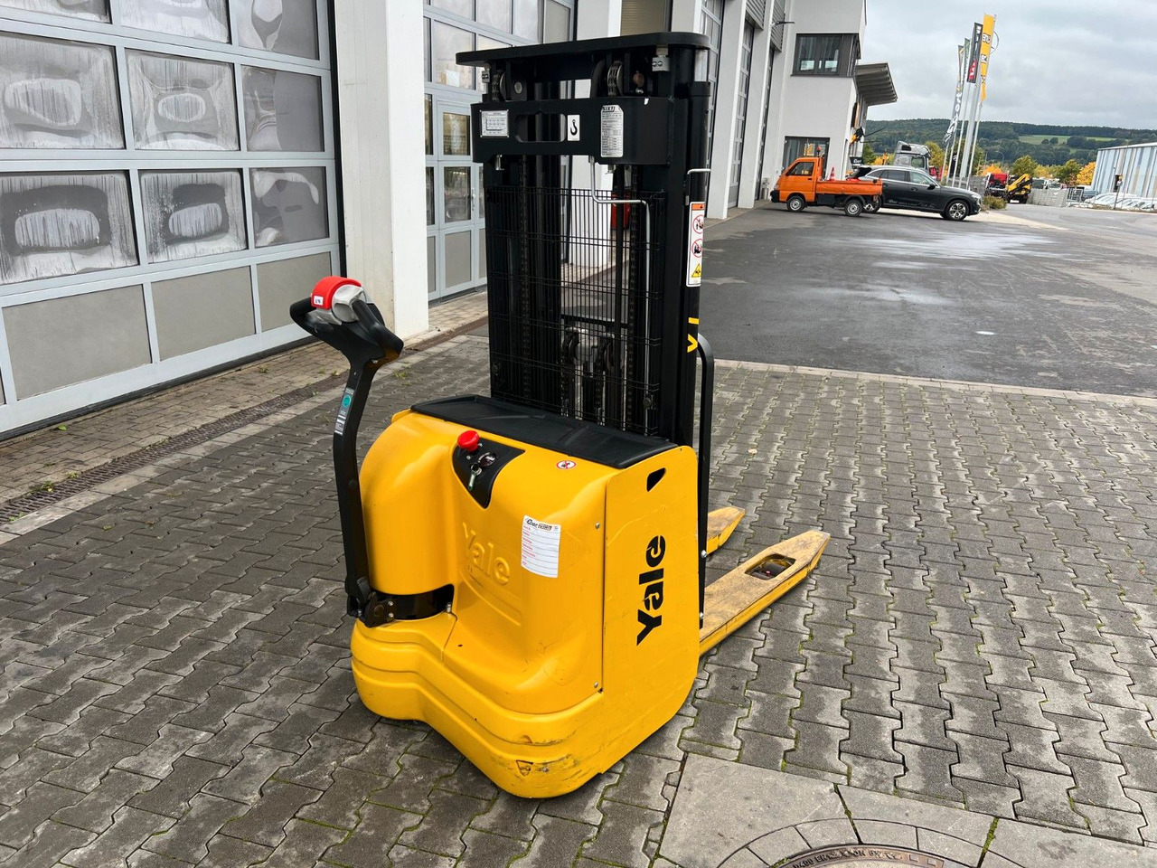 Yale MS 12 AC / Triplex: 4m! / nur 229h! / 2014 - Transpalet la mare înălţime: Foto 4 Yale MS 12 AC / Triplex: 4m! / nur 229h! / 2014 - Transpalet la mare înălţime: Foto 4