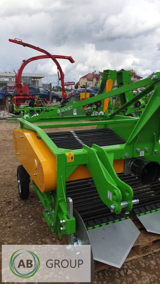 2-row Conveyor Digger Bomet Upus Z656/3 - Combină de recoltat cartofi: Foto 2 2-row Conveyor Digger Bomet Upus Z656/3 - Combină de recoltat cartofi: Foto 2
