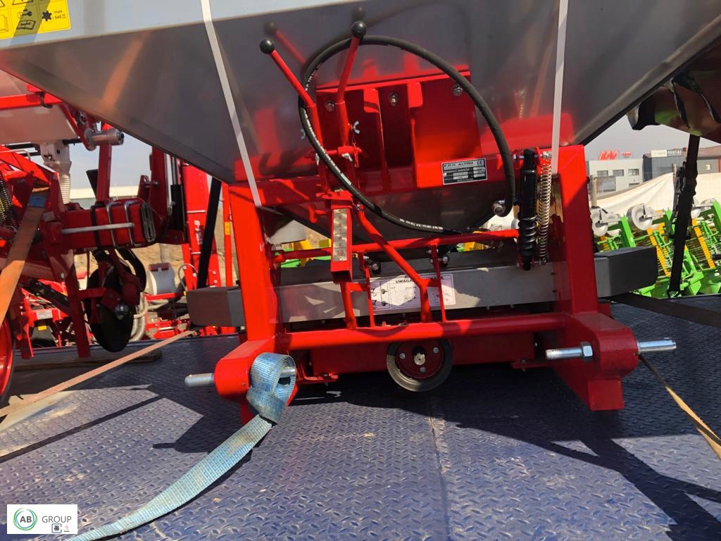 Altro fertilizer spreader RN-800 - Imprastietor îngrăşăminte: Foto 3 Altro fertilizer spreader RN-800 - Imprastietor îngrăşăminte: Foto 3