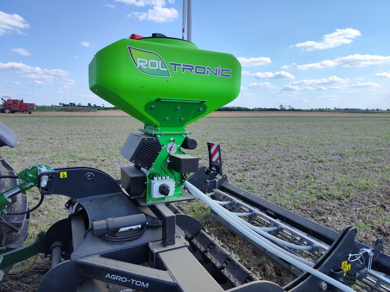 Catch Crop Seeder ROL-TRONIC SP-2 200l - Imprastietor îngrăşăminte: Foto 3 Catch Crop Seeder ROL-TRONIC SP-2 200l - Imprastietor îngrăşăminte: Foto 3
