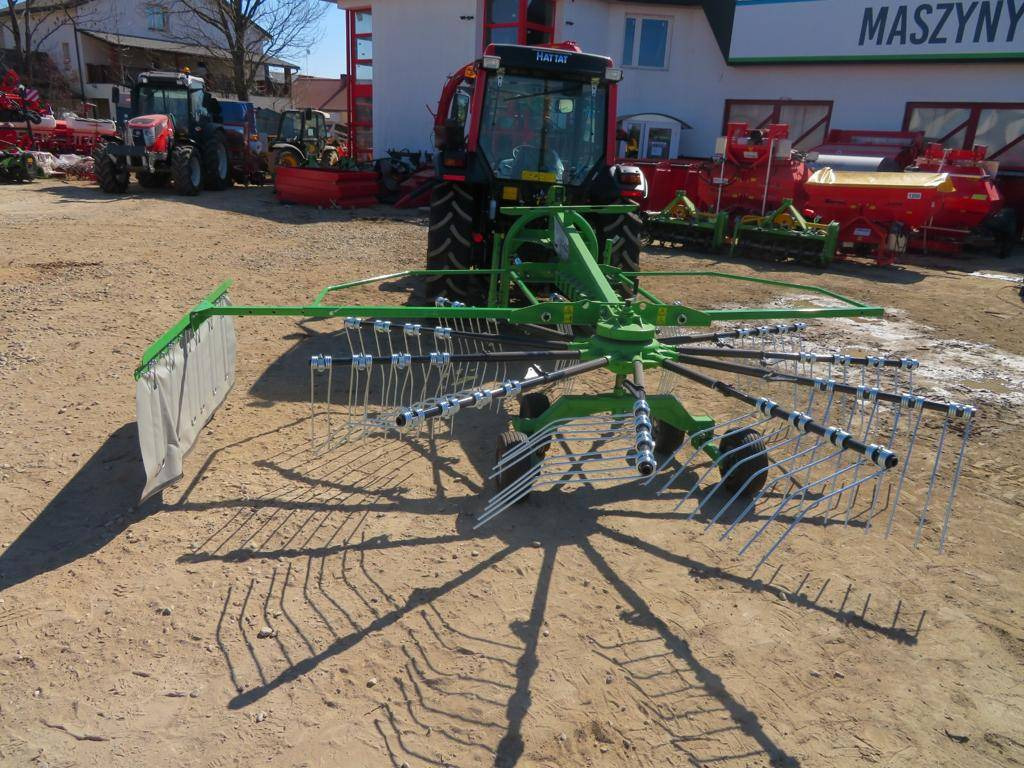 Inter-Tech rotary rake 4,2m - Maşină de întors fânul: Foto 1 Inter-Tech rotary rake 4,2m - Maşină de întors fânul: Foto 1