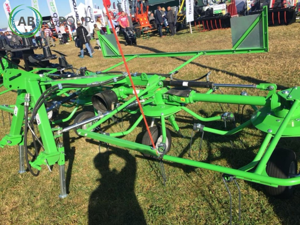 Kowalski rotary tedder Z528 (PKM53), 5,3 m - Maşină de întors fânul: Foto 2 Kowalski rotary tedder Z528 (PKM53), 5,3 m - Maşină de întors fânul: Foto 2