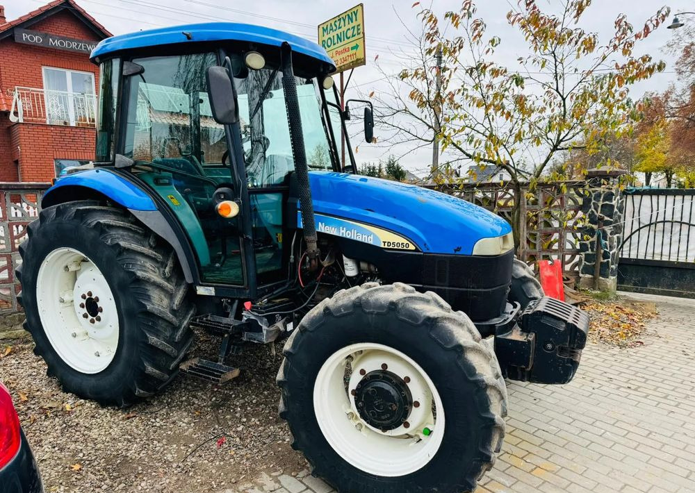 New Holland TD5050 - Tractor agricol: Foto 3 New Holland TD5050 - Tractor agricol: Foto 3