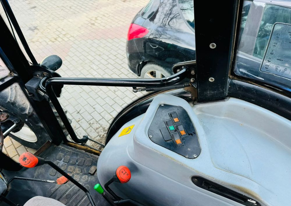 New Holland TD5050 - Tractor agricol: Foto 5 New Holland TD5050 - Tractor agricol: Foto 5