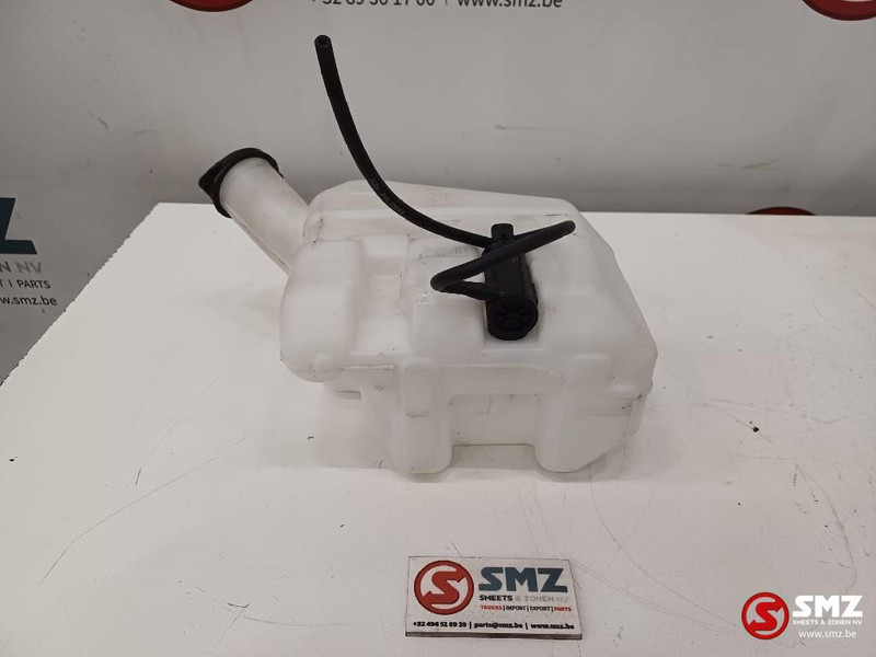 Caterpillar Window washer tank Caterpillar - Ștergător pentru Stivuitor: Foto 4 Caterpillar Window washer tank Caterpillar - Ștergător pentru Stivuitor: Foto 4