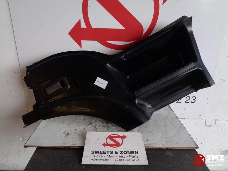 Iveco Occ treeplank rechts Iveco Stralis - Scară pentru Camion: Foto 1 Iveco Occ treeplank rechts Iveco Stralis - Scară pentru Camion: Foto 1