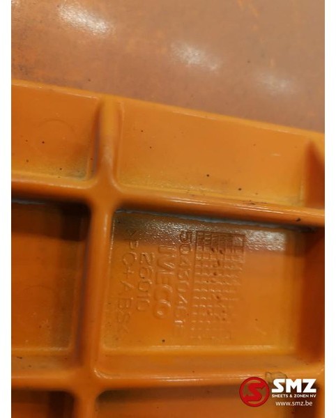 Iveco Occ zijspoiler links Iveco Stralis - Aerodinamică/ Spoiler pentru Camion: Foto 4 Iveco Occ zijspoiler links Iveco Stralis - Aerodinamică/ Spoiler pentru Camion: Foto 4