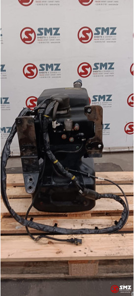 MAN Occ AdBlue tank + pomp MAN - Sistem de alimentare combustibil pentru Camion: Foto 3 MAN Occ AdBlue tank + pomp MAN - Sistem de alimentare combustibil pentru Camion: Foto 3