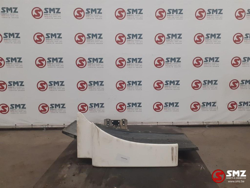 MAN Occ spatbord vooraan rechts + spatbordhouder MAN - Caroserie și exterior pentru Camion: Foto 1 MAN Occ spatbord vooraan rechts + spatbordhouder MAN - Caroserie și exterior pentru Camion: Foto 1