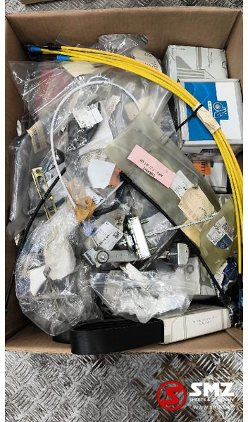 Mercedes-Benz Lot onderdelen Mercedes - Cabină și interior pentru Camion: Foto 1 Mercedes-Benz Lot onderdelen Mercedes - Cabină și interior pentru Camion: Foto 1