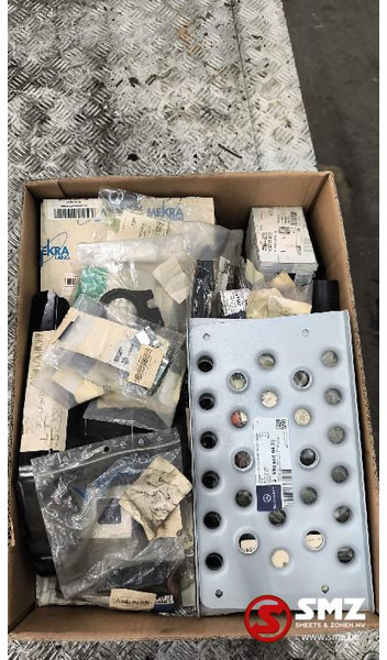 Mercedes-Benz Lot onderdelen Mercedes - Cabină și interior pentru Camion: Foto 1 Mercedes-Benz Lot onderdelen Mercedes - Cabină și interior pentru Camion: Foto 1