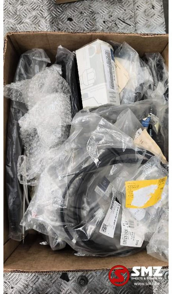 Mercedes-Benz Lot onderdelen Mercedes - Cabină și interior pentru Camion: Foto 1 Mercedes-Benz Lot onderdelen Mercedes - Cabină și interior pentru Camion: Foto 1