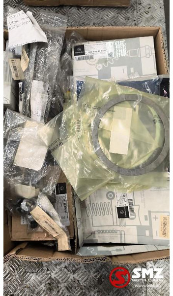 Mercedes-Benz Lot onderdelen Mercedes - Cabină și interior pentru Camion: Foto 1 Mercedes-Benz Lot onderdelen Mercedes - Cabină și interior pentru Camion: Foto 1