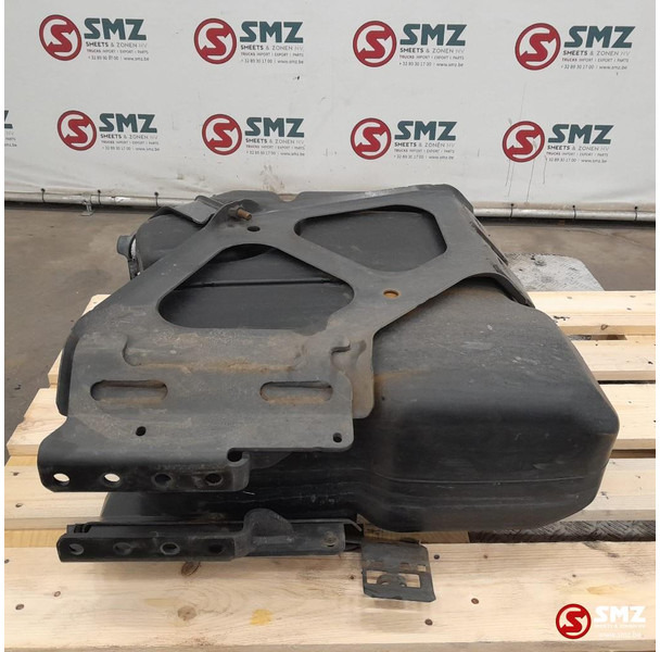 Mercedes-Benz Occ AdBluetank 60L + AdBlueniveausensor Mercedes - Sistem de alimentare combustibil pentru Camion: Foto 4 Mercedes-Benz Occ AdBluetank 60L + AdBlueniveausensor Mercedes - Sistem de alimentare combustibil pentru Camion: Foto 4