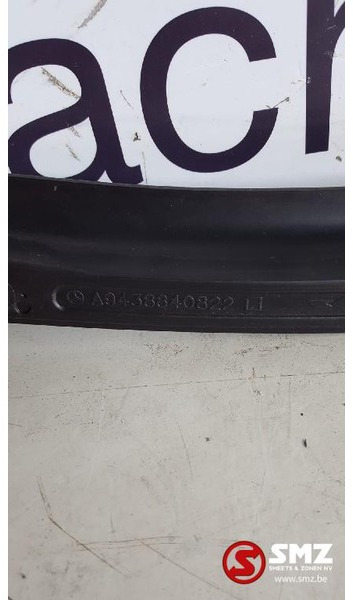 Mercedes-Benz Occ Spatbord cover achter rechts Actros - Caroserie și exterior pentru Camion: Foto 3 Mercedes-Benz Occ Spatbord cover achter rechts Actros - Caroserie și exterior pentru Camion: Foto 3