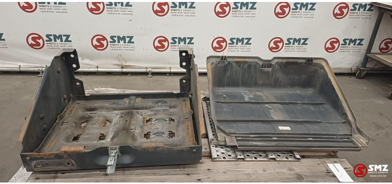 Mercedes-Benz Occ batterijbak Actros MP4 - Cadru/ Şasiu pentru Camion: Foto 1 Mercedes-Benz Occ batterijbak Actros MP4 - Cadru/ Şasiu pentru Camion: Foto 1